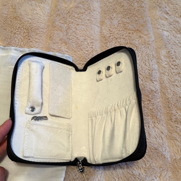 TOUS Velvet Jewelry Pounch Travel Organizer Black Ivory With Dust Bag - Picture 11 of 11